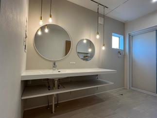 キッチンだった空間を利用して広い洗面脱衣室にしました！