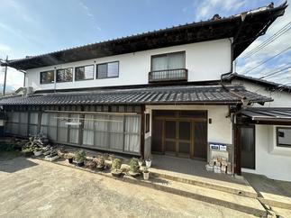 2階部分の外壁漆喰をリニューアル。