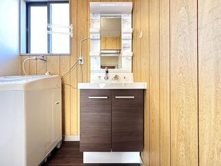 洗面化粧台は「ピアラ」