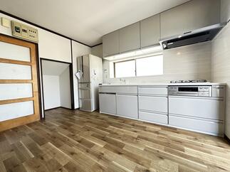 キッチンは内装もリフレッシュしました。