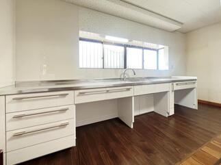 床の張替えとキッチンの交換