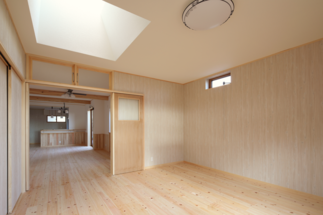 天窓を設けた寝室