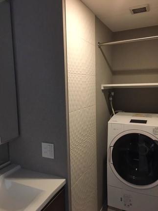 洗面化粧室エコカラット、造作棚