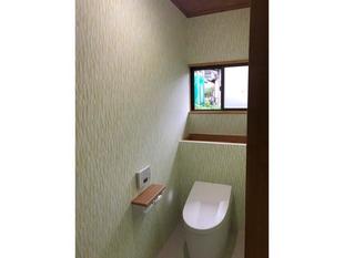 壁と床をタイル張りからクロスへ！掃除がラクなトイレを実現！