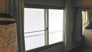 ペアガラス仕様のインプラスを設置させて頂きました。