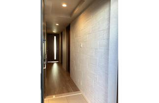 【AFTER】玄関ホール エコカラット