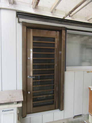 勝手口ドア　AFTER