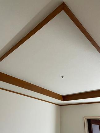 洋間　天井施工後
