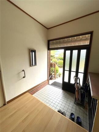 付け巾木・玄関木枠　塗装