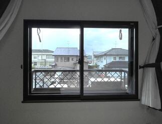 寝室　引違い窓②