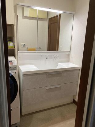 洗面化粧台交換しました！！