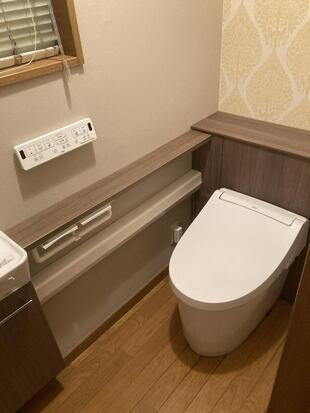 お掃除がラクになったキャビネット付きトイレへ