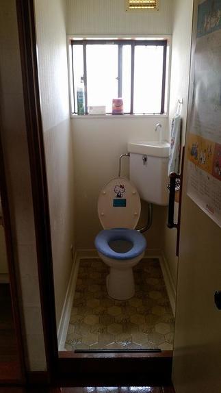トイレ　BEFORE