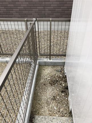 アルミメッシュフェンス　BEFORE