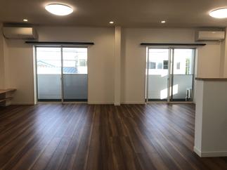 BEFORE：2間居室　⇒　AFTER：リビングへ　