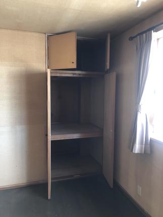 押入れ・クロス・照明　BEFORE