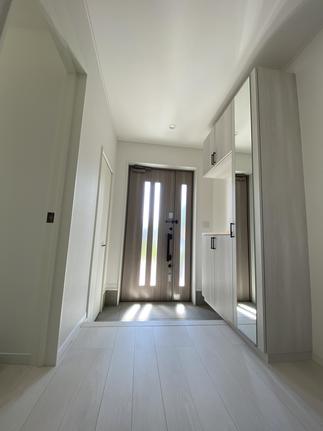 玄関　AFTER　室内側