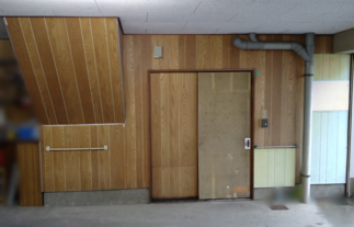 ビルトインガレージ壁補修　BEFORE