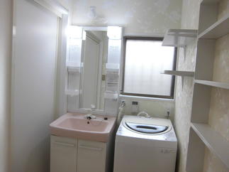 洗面台の老朽化に伴い、新しくしました。