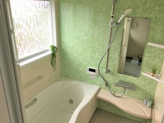 グリーンリーフ柄が爽やかお風呂