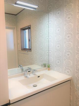 まるで高級ホテルのような洗面室