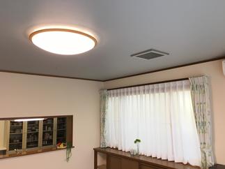 天井のクロスはリリカラのLRP-73124