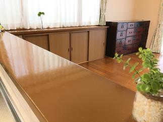 カウンターが艶やかに