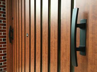 大きな引手で開閉らくらく