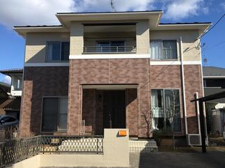 フェンスのコンクリート部分も塗装しました