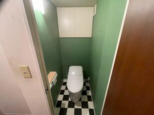 お気に入り空間に一新！華やかでスタイリッシュなトイレリフォーム