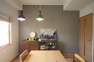 アクセントにしたクロスがお部屋全体をスタイリッシュにします