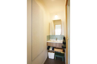 「かわいい」と「機能性」を実現した洗面化粧台