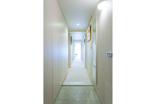 扉を開けた瞬間、優しさと明るさに心地よく包まれる「白」のチカラ