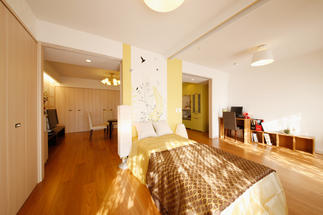 オリジナル引戸で回遊できる間取りに