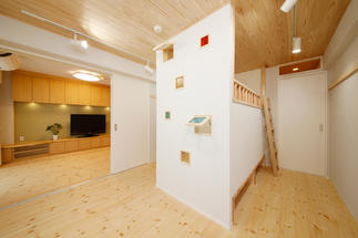 将来2部屋にしたときの仕切りになる手作り二段ベッド