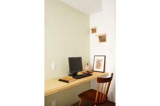 小窓が楽しい子供部屋