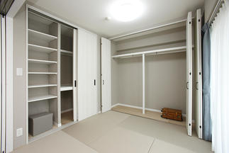 しまうものに合わせて収納を設計した和室