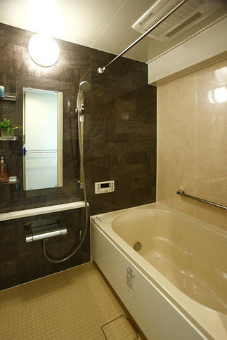 サイズアップした浴室