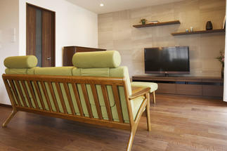 エコカラットをアクセントにしたリビング