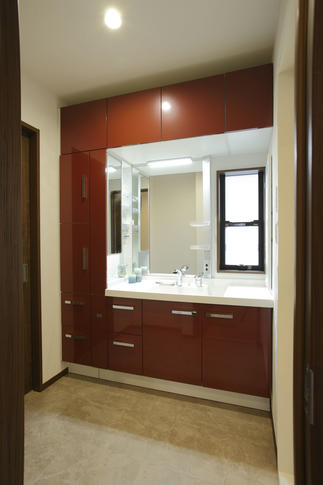 たっぷり収納の洗面台