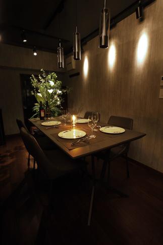 ホテルのバーのようなダイニング