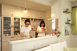 ■家族を近くに感じられる対面キッチン■