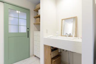 ■動線を考えて水周りを集約移設■