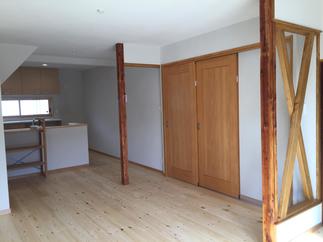 開放感のあるひろびろ明るいリビングへ