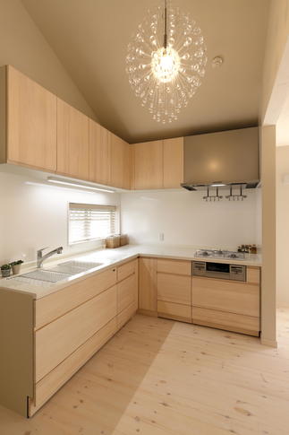 L型の広々キッチン