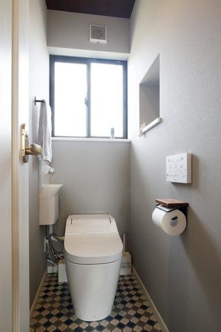 スッキリとしたトイレ空間