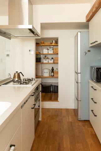 キッチンからパントリーへ