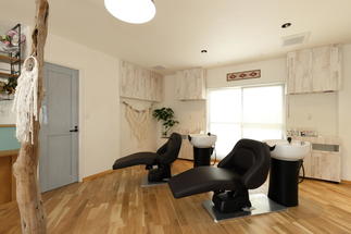 ■リラックスできる機能的なシャンプー台■