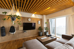 〈相模原市〉木の天井と収納壁を作ったマンションリノベ