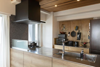 ■木の風合いを感じるキッチン■